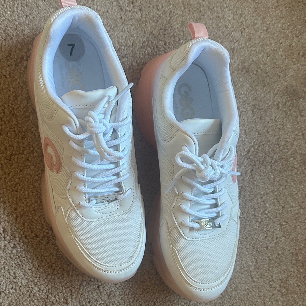 Guess White and Pink Women's Sneakers